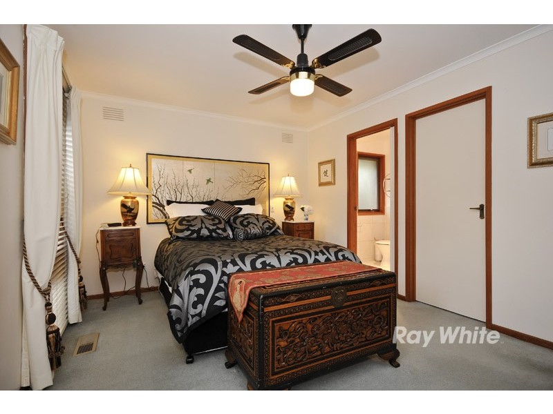 9 Mowbray Drive, Wantirna South VIC 3152