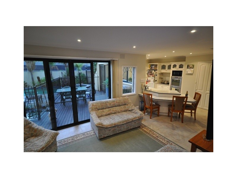 10 Barrington Court, Wantirna VIC 3152