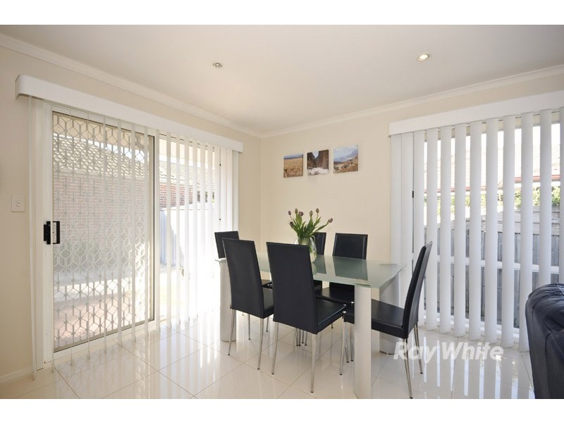 2 Carina Close, Wantirna South VIC 3152