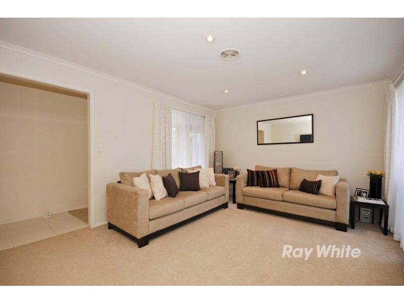 2 Carina Close, Wantirna South VIC 3152