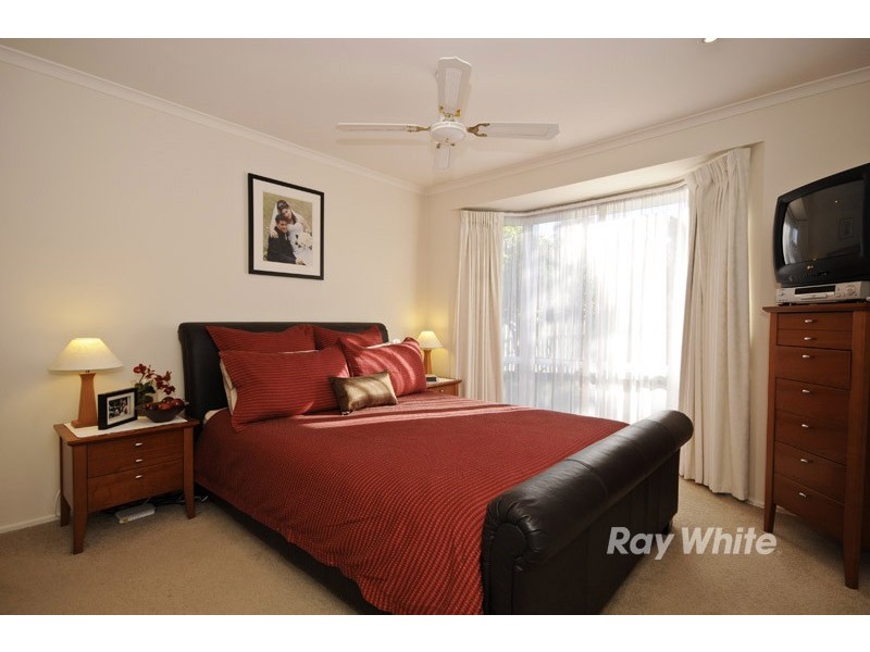 2 Carina Close, Wantirna South VIC 3152