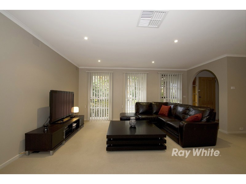 15 Sandhurst Road, Wantirna VIC 3152