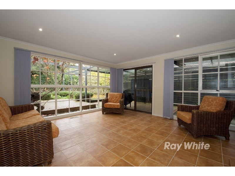 15 Sandhurst Road, Wantirna VIC 3152