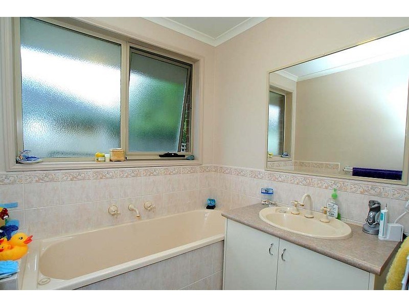 1/3 Don Court, Wantirna South VIC 3152