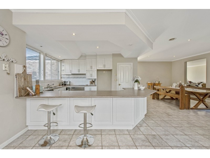 10 Kensington Place, Wantirna South VIC 3152