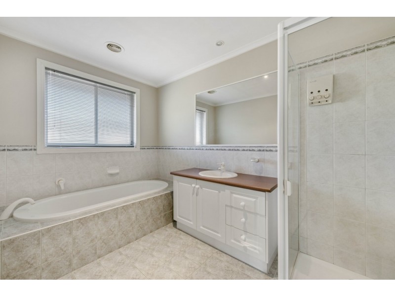 10 Kensington Place, Wantirna South VIC 3152