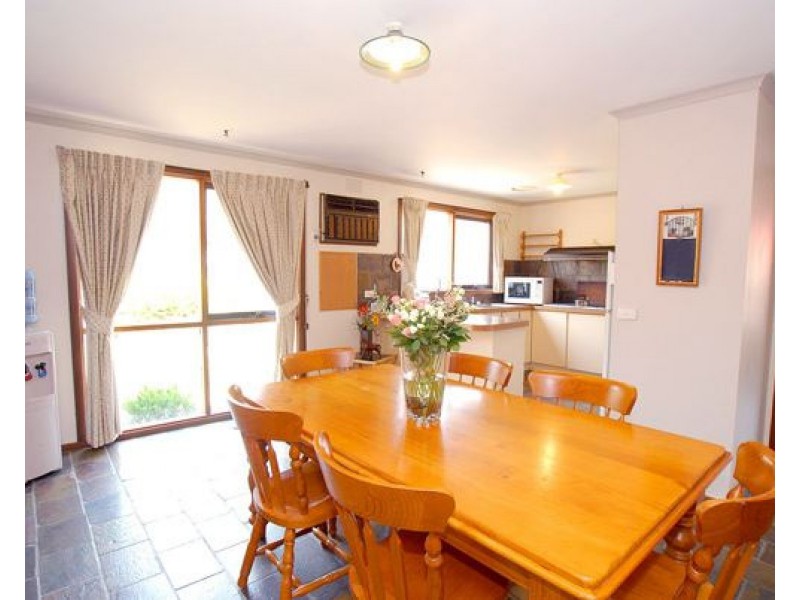 9 Mara Close, Wantirna South VIC 3152