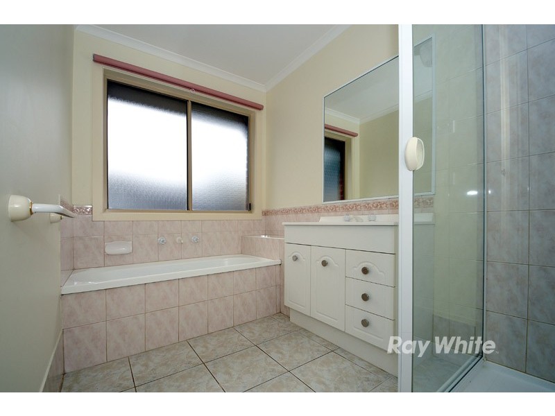 24 Rosebank Court, Rowville VIC 3178