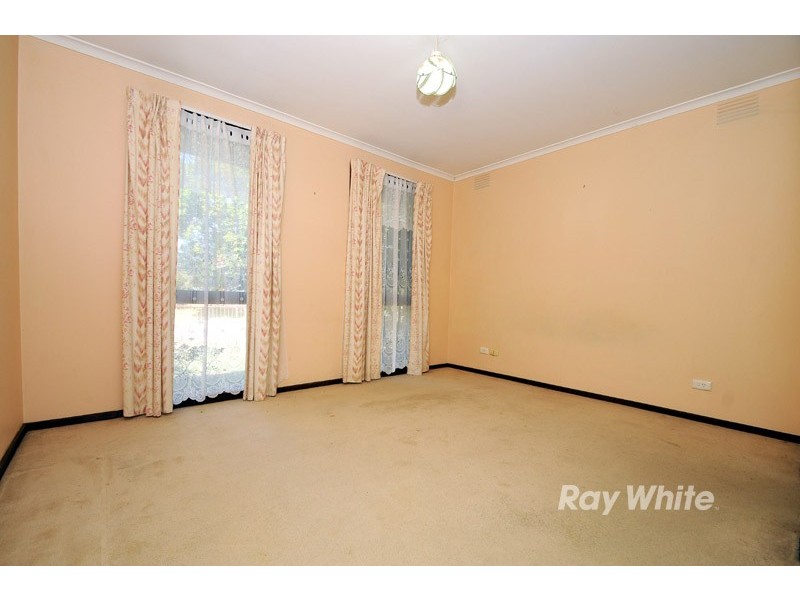 4 Duntroon Drive, Wantirna VIC 3152