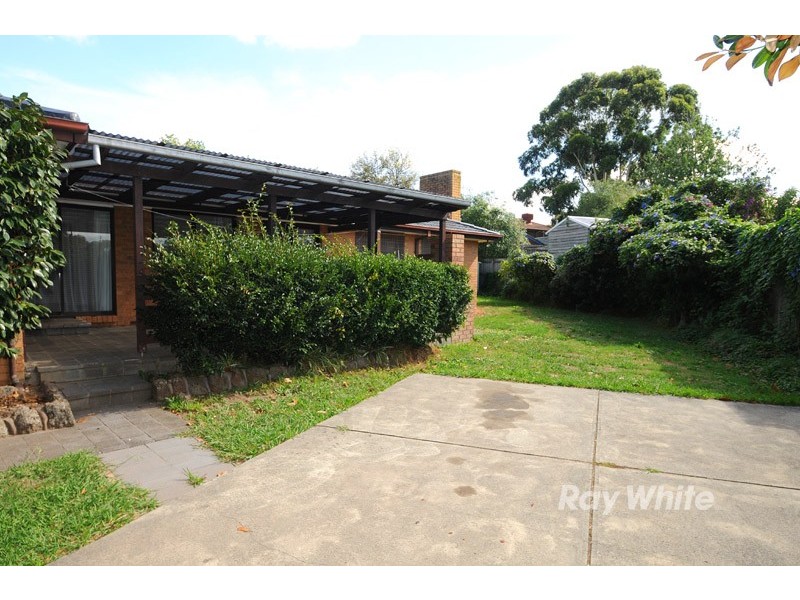 4 Duntroon Drive, Wantirna VIC 3152