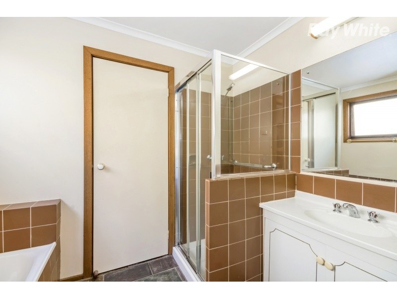 20 Wallace Road, Wantirna South VIC 3152