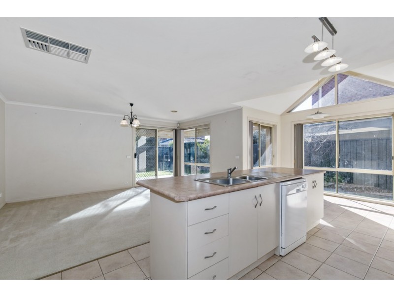30 Mosman Close, Wantirna South VIC 3152