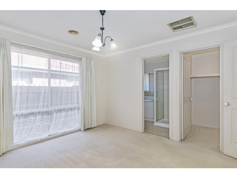 30 Mosman Close, Wantirna South VIC 3152