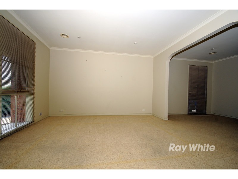 54 Mosman Close, Wantirna South VIC 3152