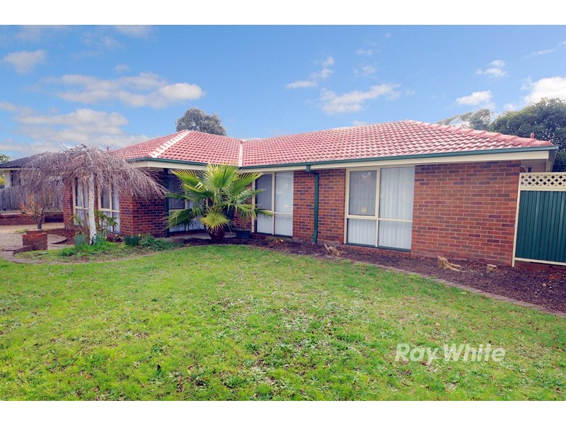 2 Hawksburn Crescent, Wantirna South VIC 3152