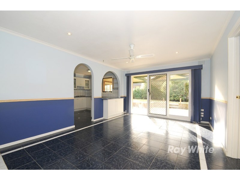 2 Hawksburn Crescent, Wantirna South VIC 3152
