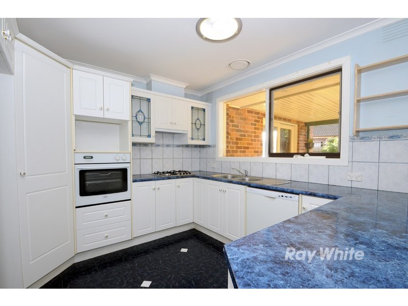 2 Hawksburn Crescent, Wantirna South VIC 3152