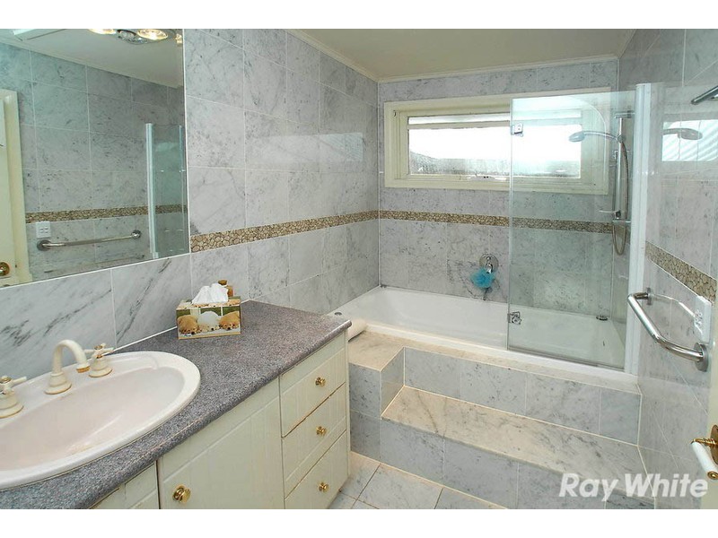 5 Wimbourne Court, Wantirna VIC 3152