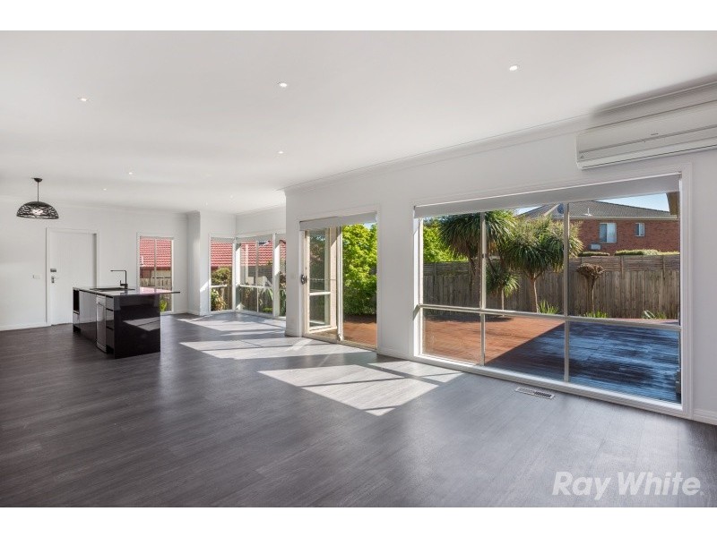 72 Somes Street, Wantirna South VIC 3152