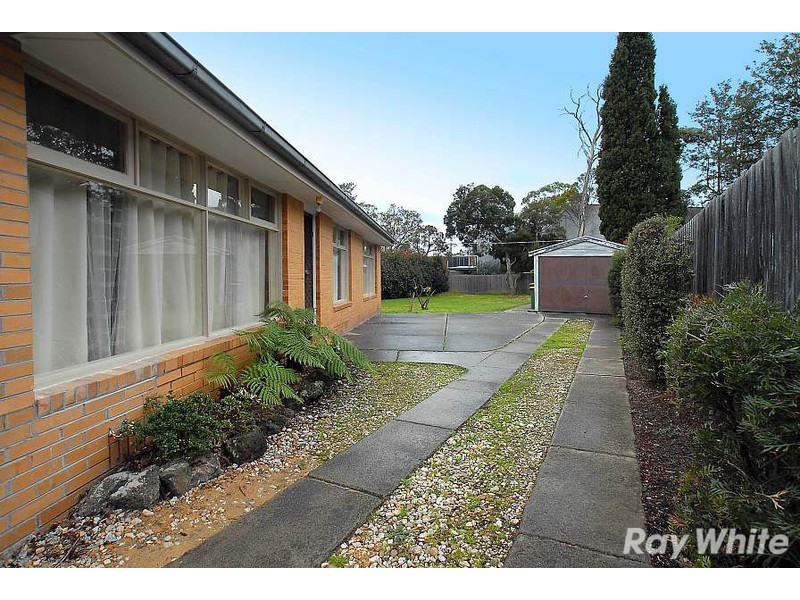 6 Cumberland Avenue, Bayswater VIC 3153