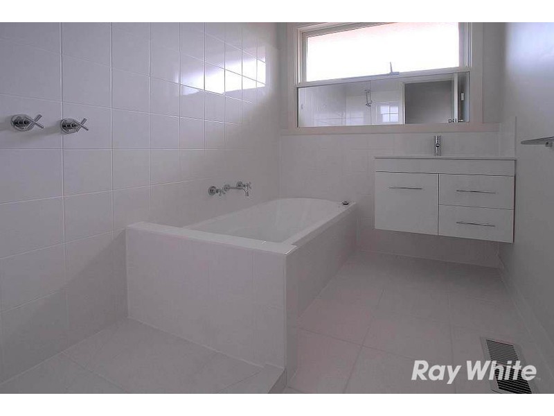 11 Henry Road, Wantirna South VIC 3152