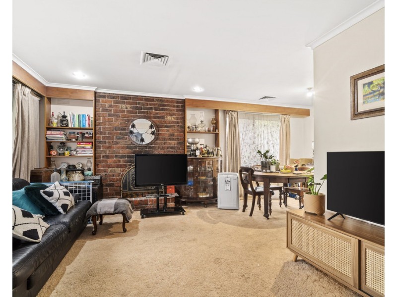 35 Michele Drive, Scoresby VIC 3179