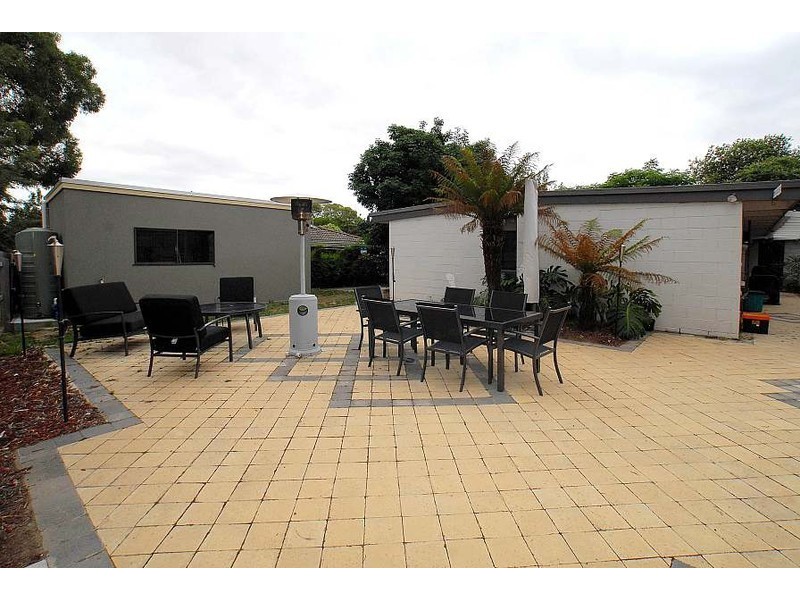 23 Brentwood Drive, Wantirna VIC 3152