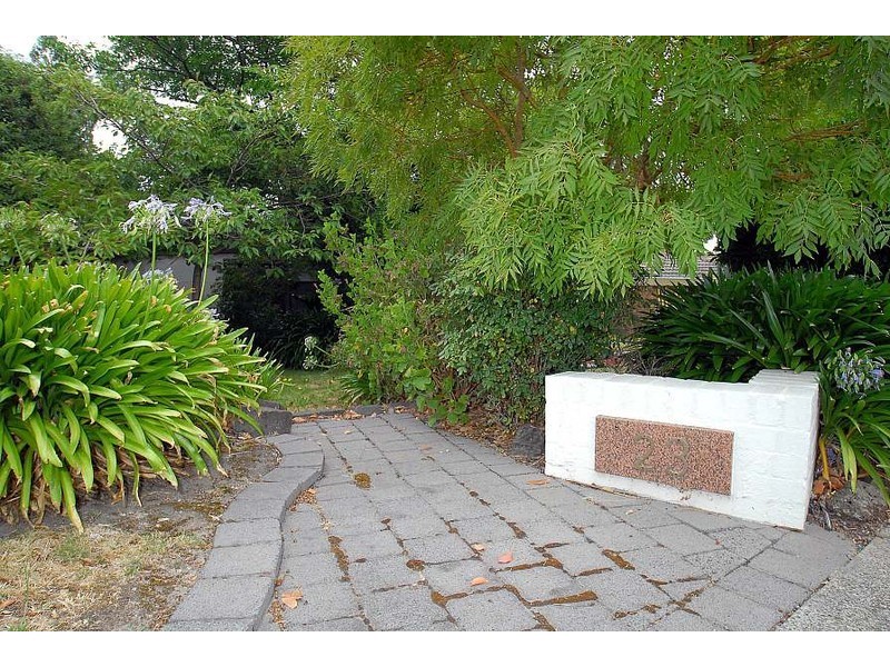 23 Brentwood Drive, Wantirna VIC 3152