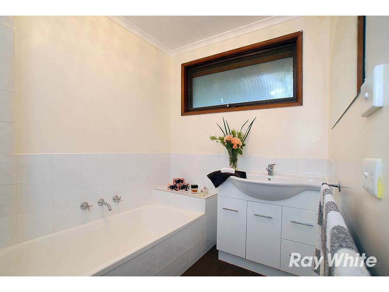 29 Brentwood Drive, Wantirna VIC 3152