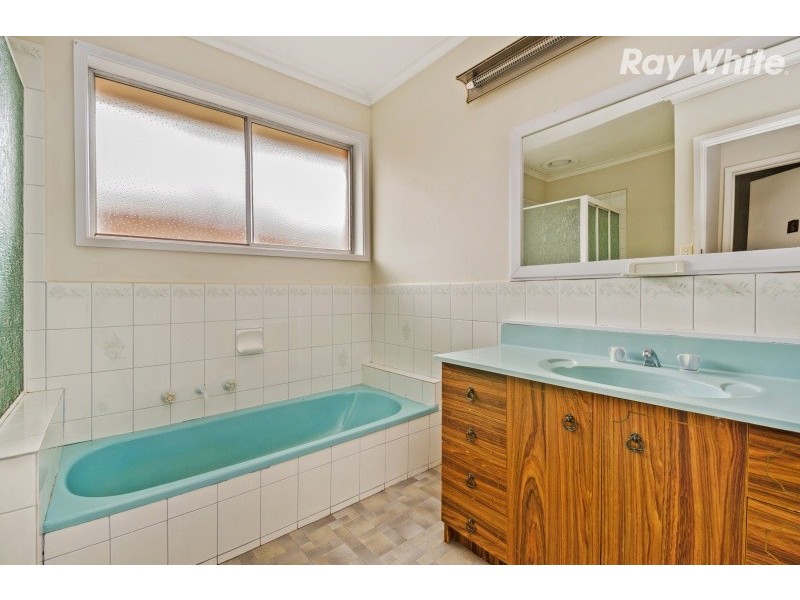 11 Hillview Drive, Kilsyth VIC 3137