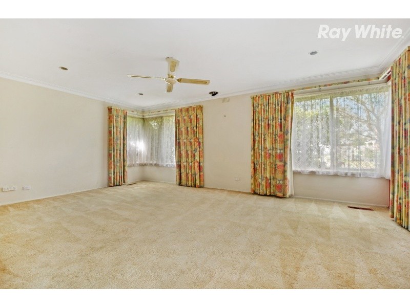 11 Hillview Drive, Kilsyth VIC 3137