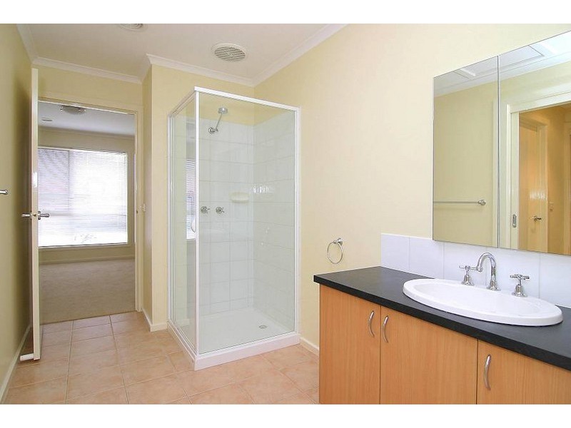 1/1401 High Street Road, Wantirna South VIC 3152