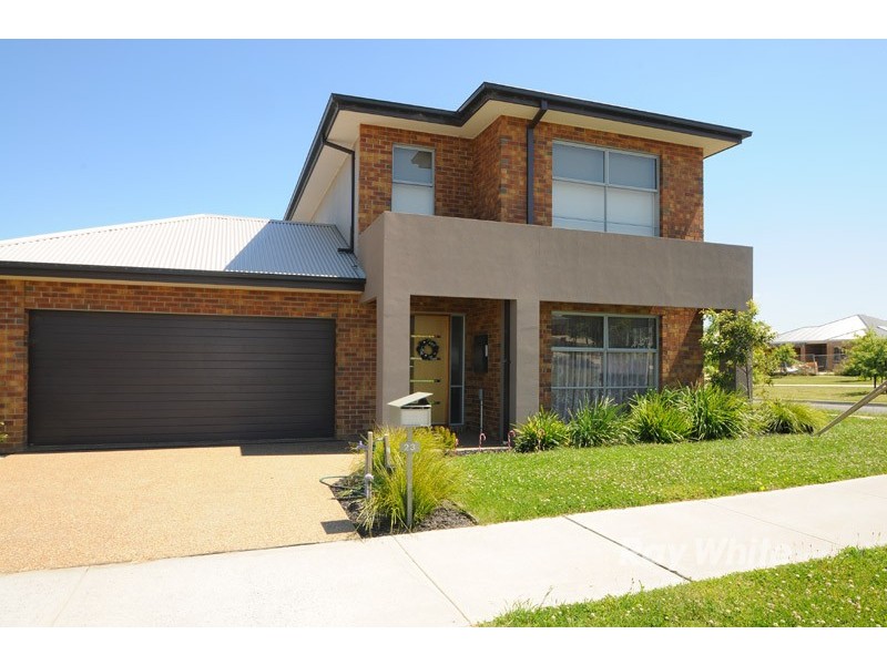 23 Grasslands Crescent, Officer VIC 3809