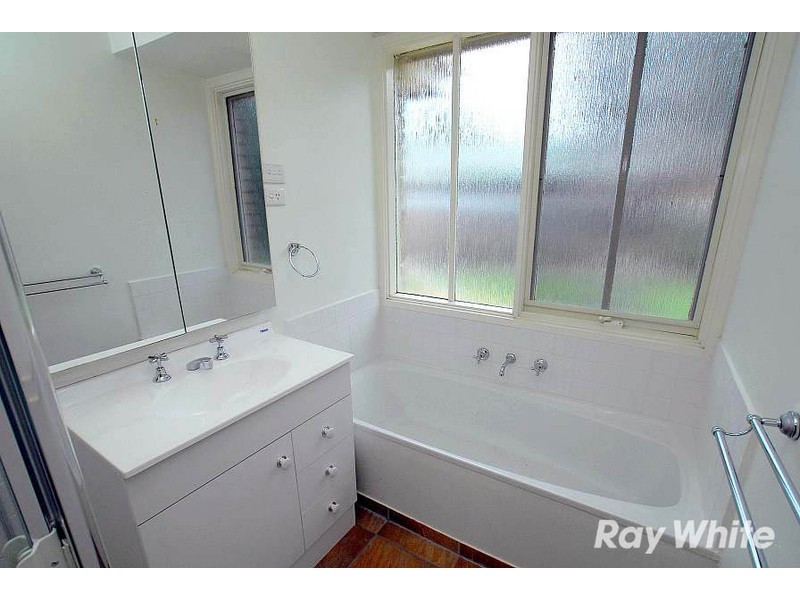 8 Warwick Close, Wantirna VIC 3152