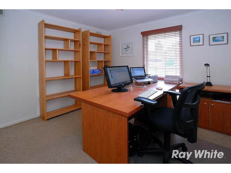 8 Warwick Close, Wantirna VIC 3152