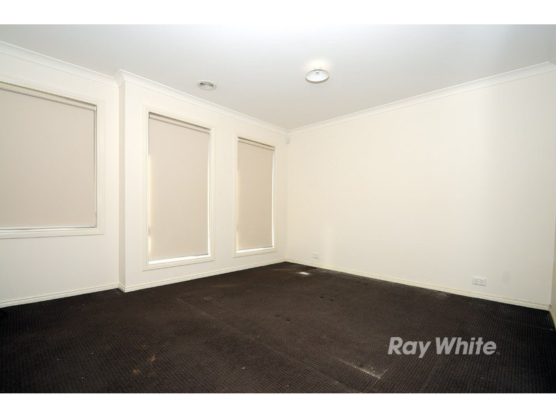 6 Warrawee Road, Wantirna South VIC 3152