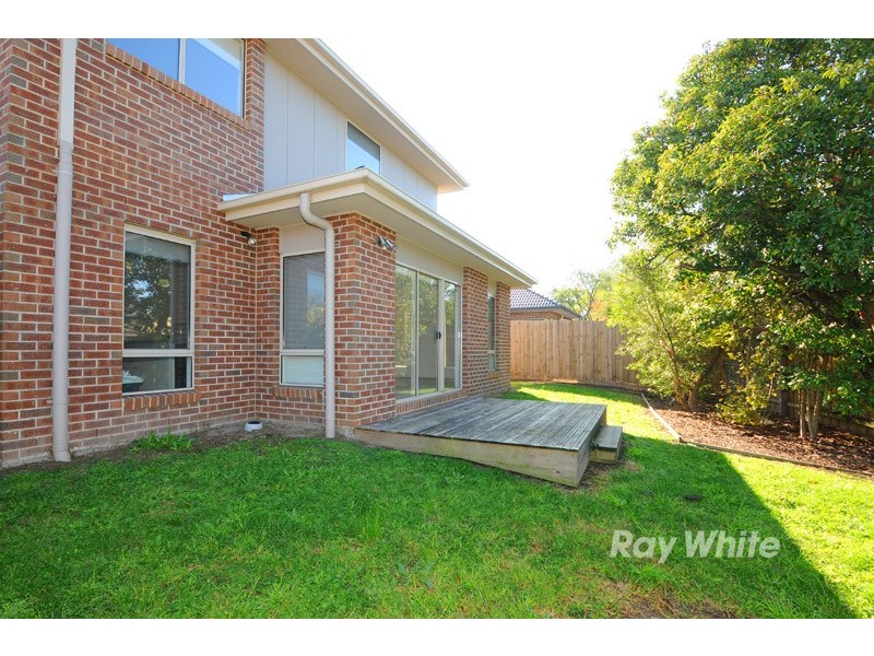 6 Warrawee Road, Wantirna South VIC 3152