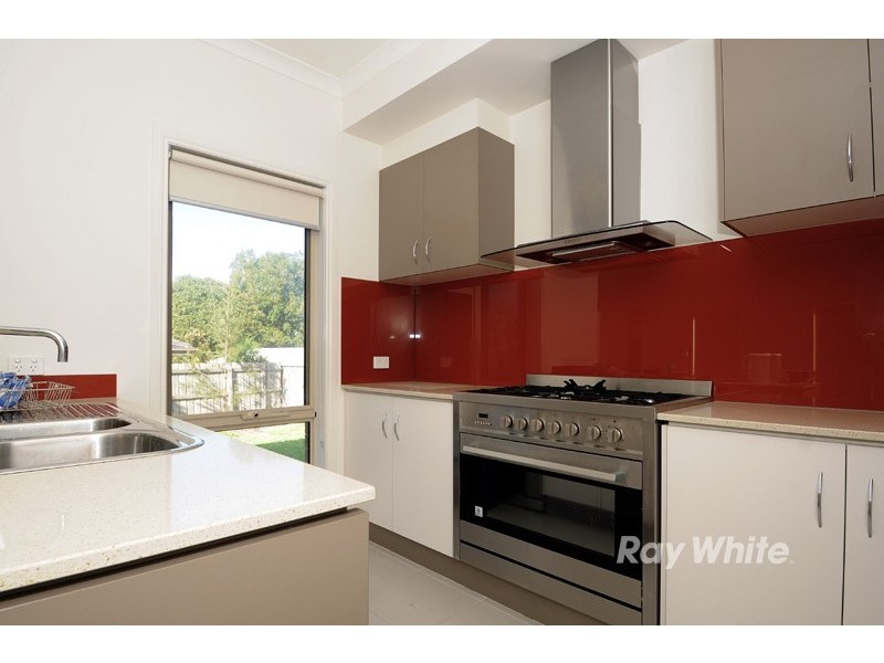 6 Warrawee Road, Wantirna South VIC 3152