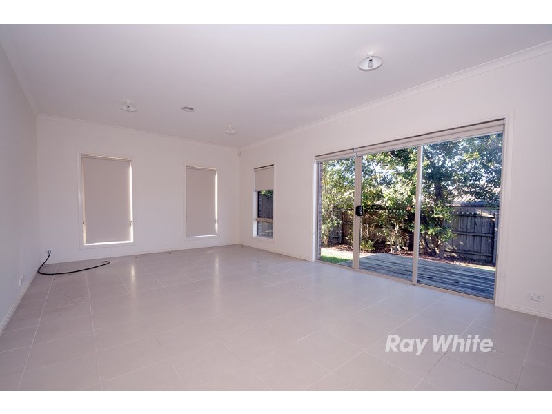 6 Warrawee Road, Wantirna South VIC 3152