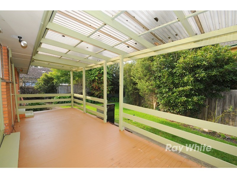 8 Warrawee Road, Wantirna South VIC 3152