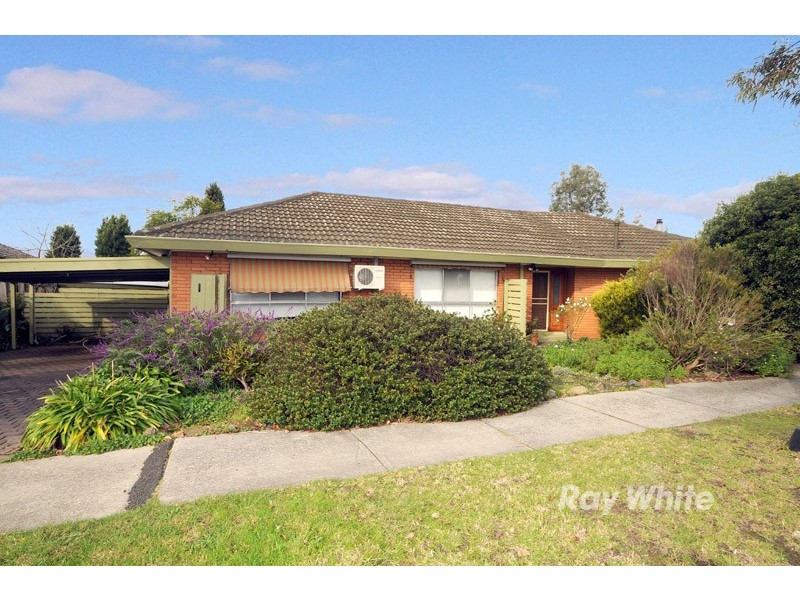 8 Warrawee Road, Wantirna South VIC 3152