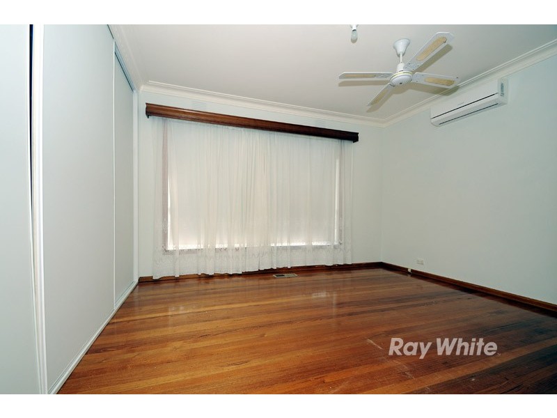8 Warrawee Road, Wantirna South VIC 3152