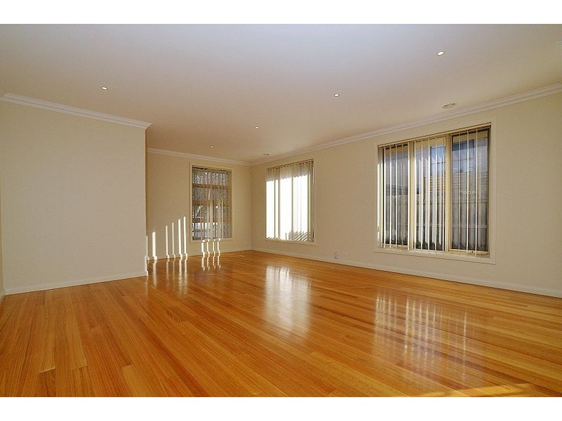 1/17 Tyner Road, Wantirna South VIC 3152