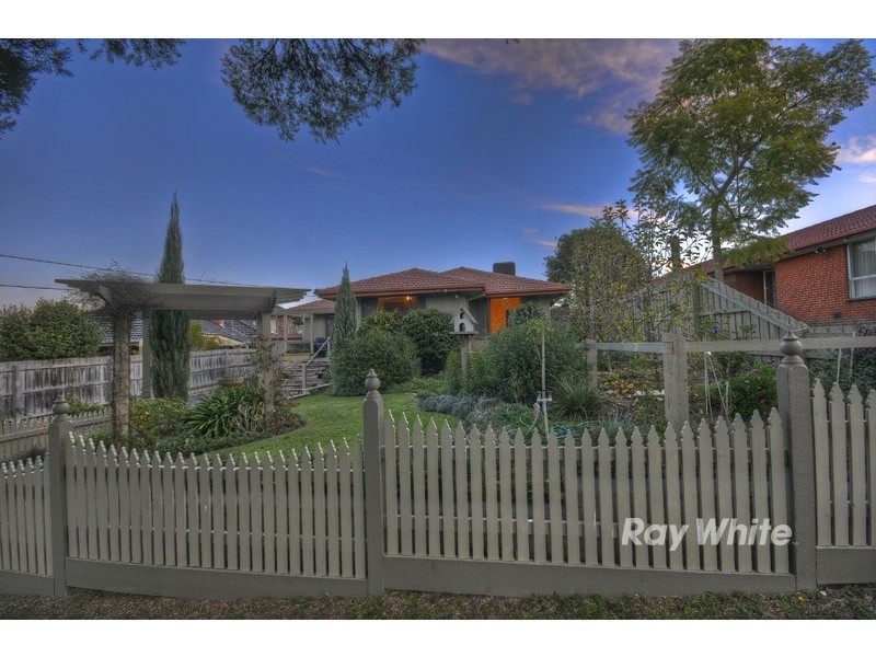 34 Kirrawee Avenue, Wantirna South VIC 3152