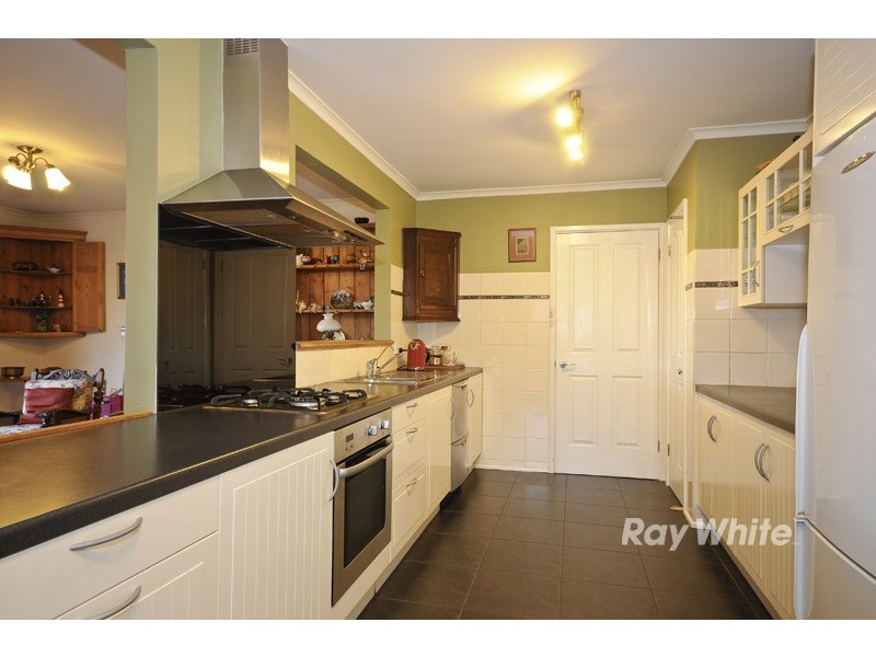 34 Kirrawee Avenue, Wantirna South VIC 3152