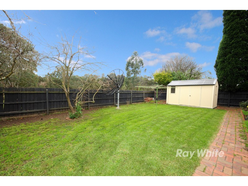 19 Jenola Parade, Wantirna South VIC 3152