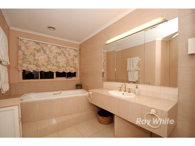 38 Jessica Close, Wantirna South VIC 3152