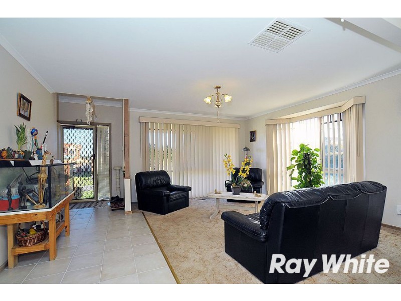 7 Glenwood Grove, Knoxfield VIC 3180