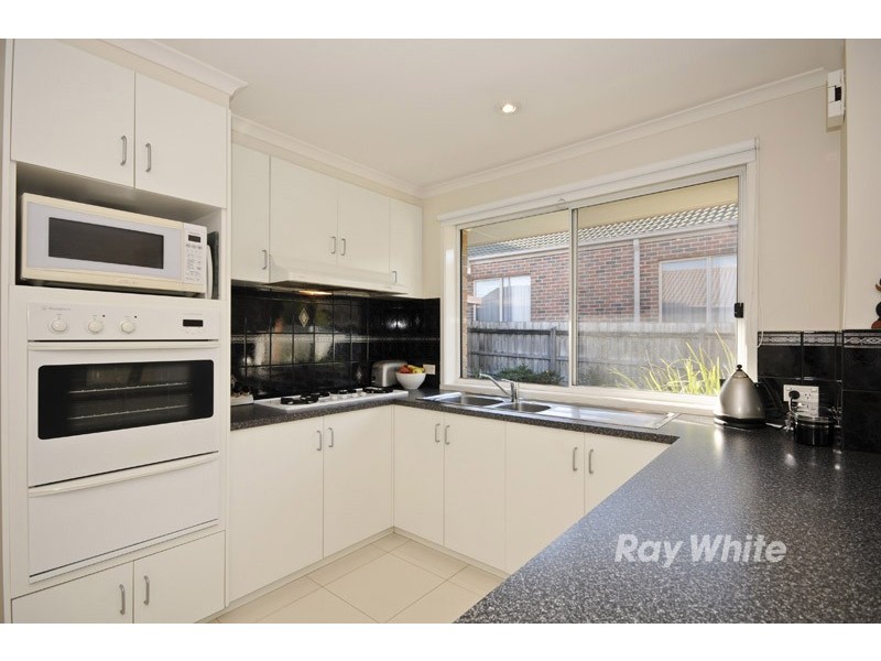 2 Carina Close, Wantirna South VIC 3152