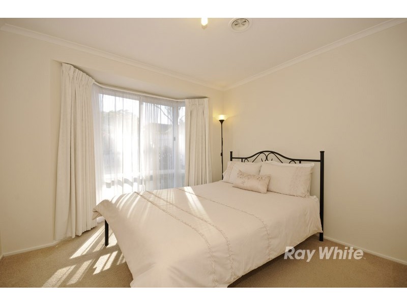 2 Carina Close, Wantirna South VIC 3152